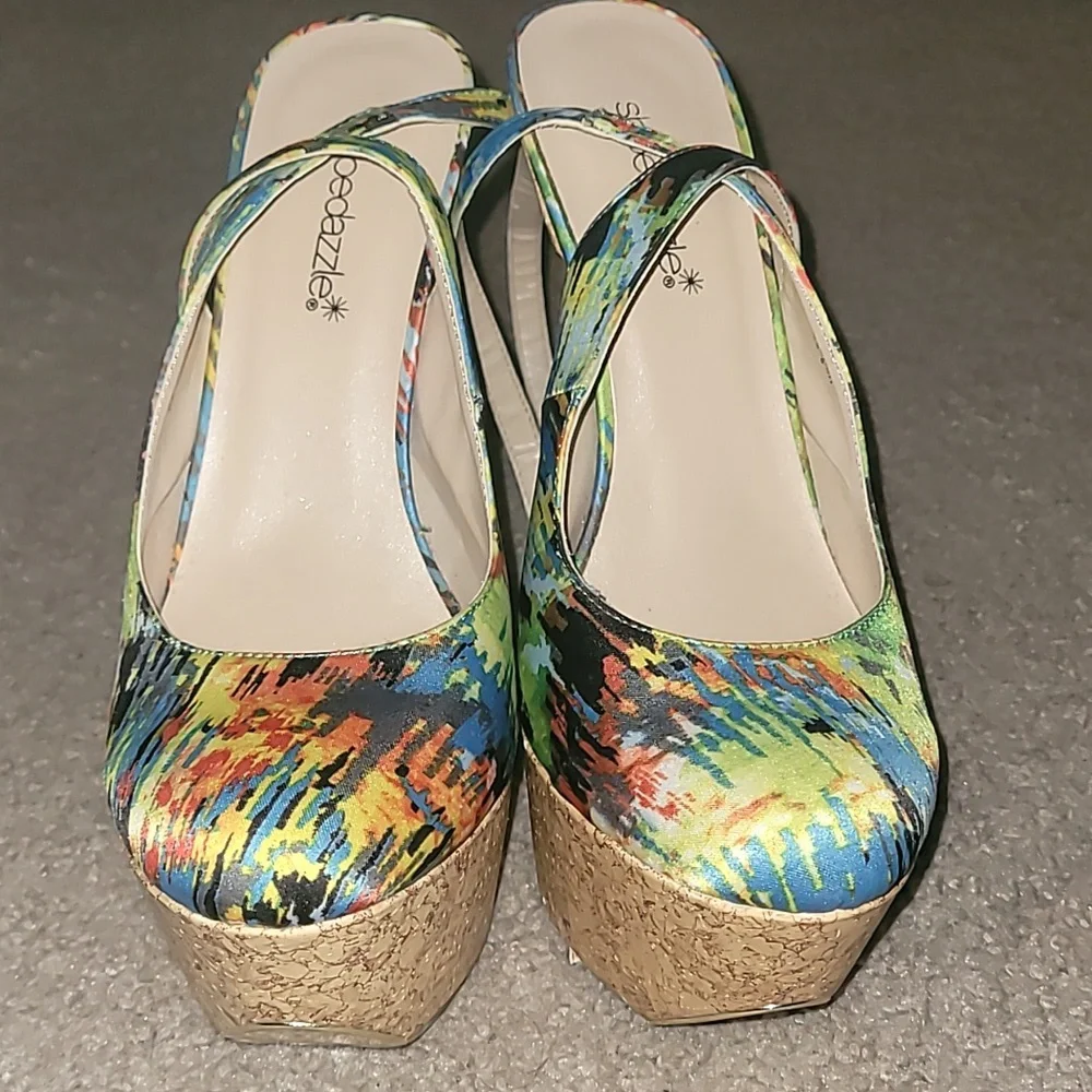 Multi Color platform pumps - Picture 4 of 4